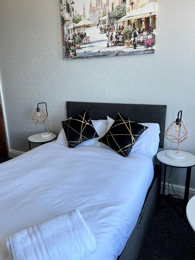 Oyo Marine Parade Hotel, Eastbourne Pier Ngoại thất bức ảnh