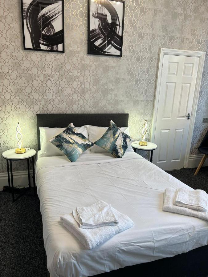 Oyo Marine Parade Hotel, Eastbourne Pier Ngoại thất bức ảnh