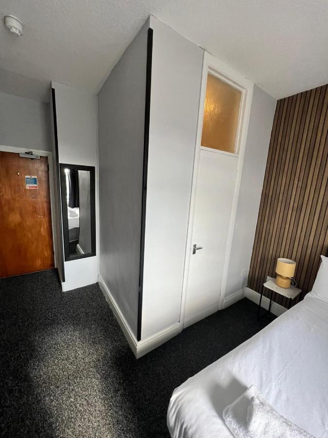 Oyo Marine Parade Hotel, Eastbourne Pier Ngoại thất bức ảnh